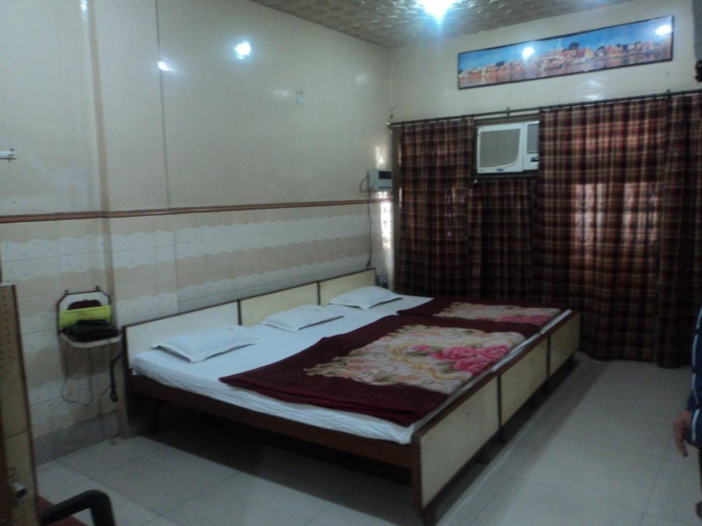 Hotel Jyoti Bénarès Extérieur photo